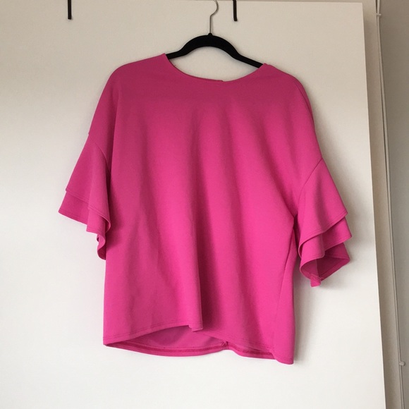 Francesca's Collections Tops - Pink flouncy arm blouse